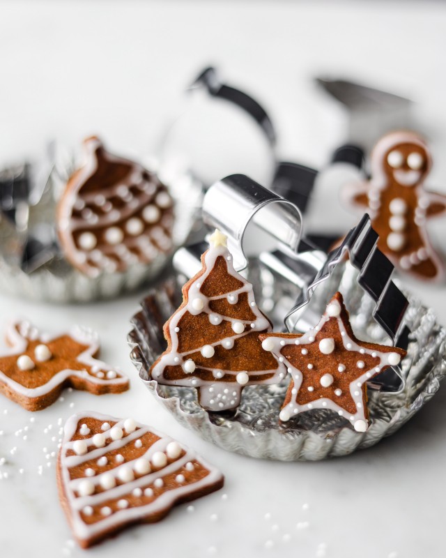 https://www.patisse-backformen.de/media/image/a9/c6/c1/gingerbread-cookies-03_800x800.jpg